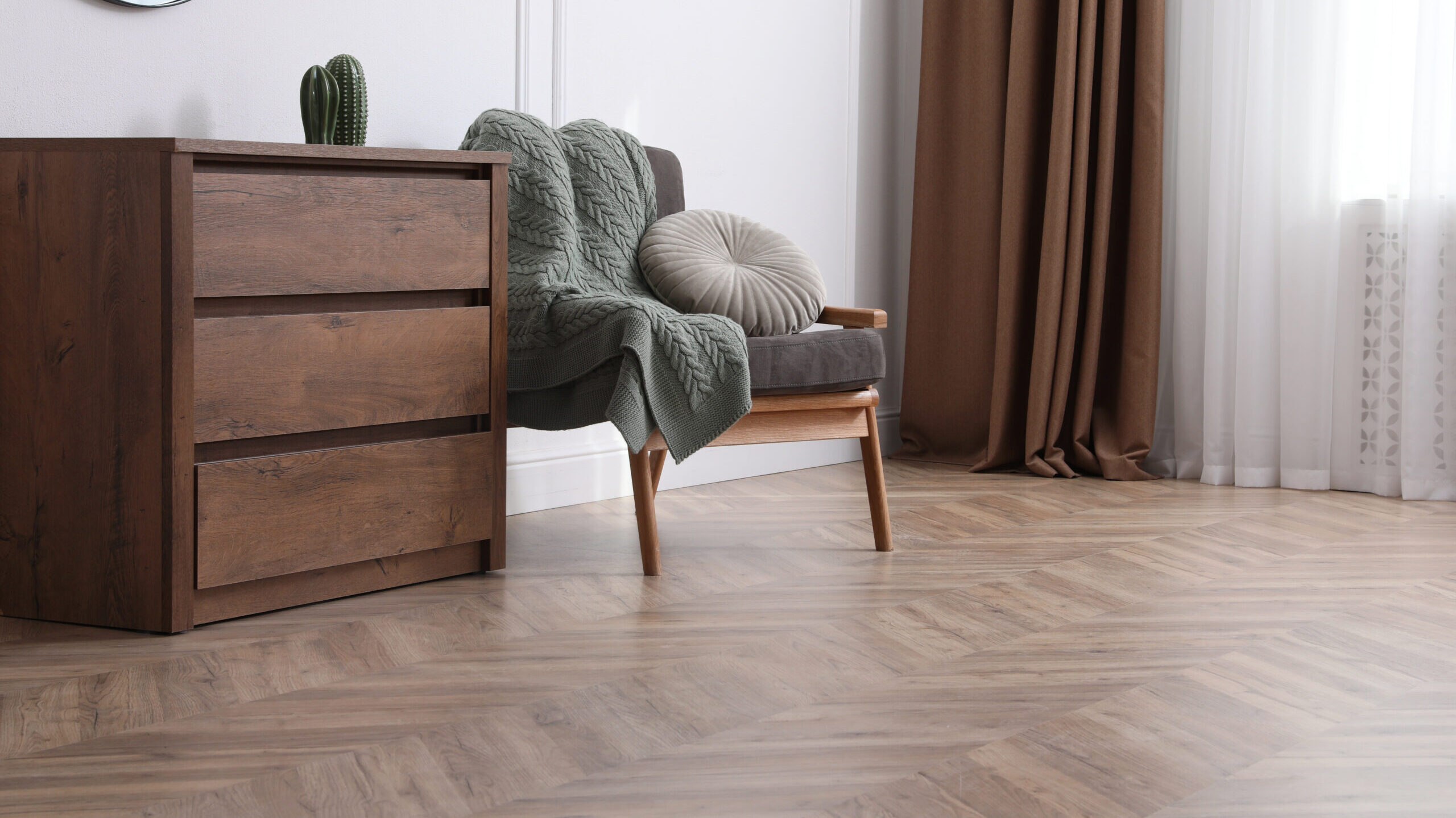 Modern,Living,Room,With,Parquet,Flooring,And,Stylish,Furniture